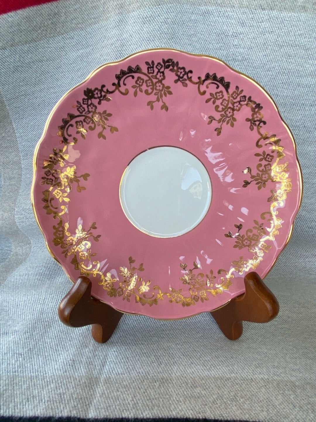 VINTAGE AYNSLEY DARK PINK TEACUP & SAUCER VIOLETS & GOLD