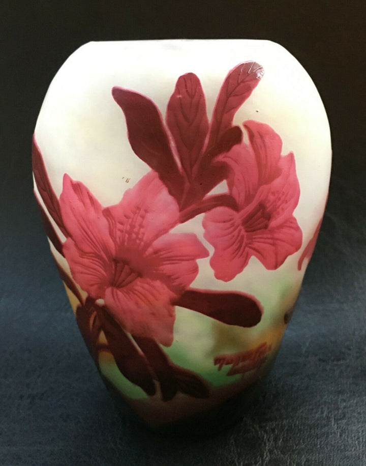 ミューラー兄弟　ハイビスカスの花瓶　1900年