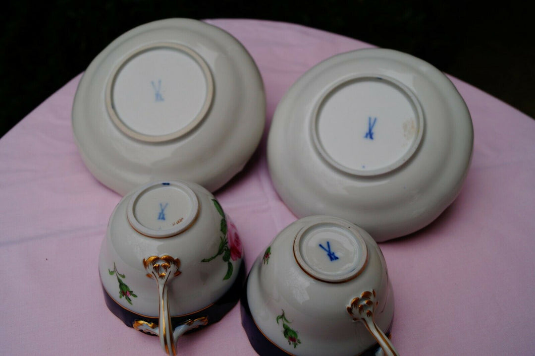 Meissen handpainted blue cobalt 2 tea cups and 2 saucers