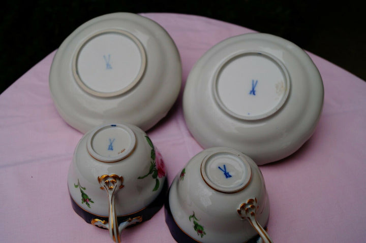Meissen handpainted blue cobalt 2 tea cups and 2 saucers