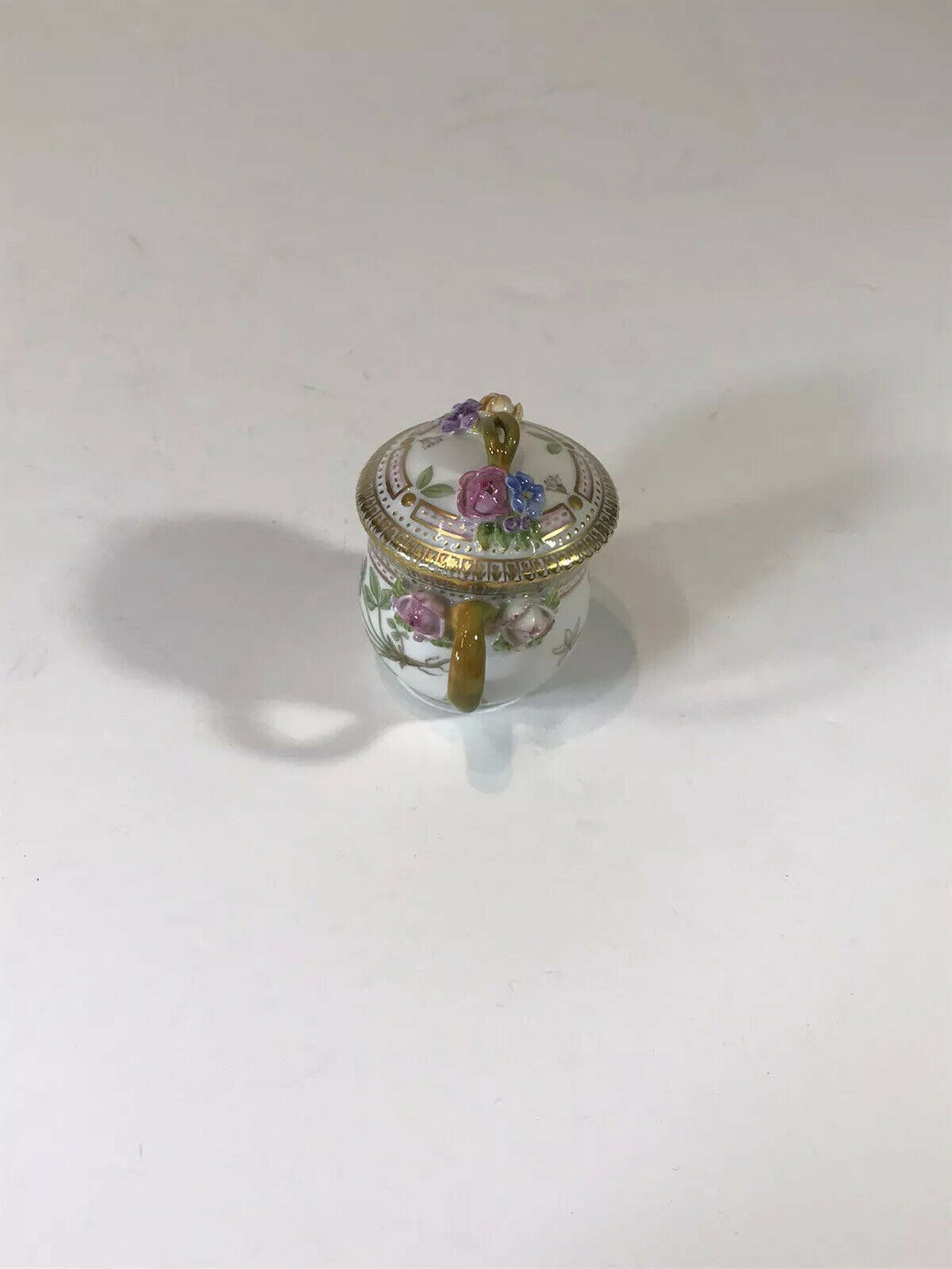 ロイヤルコペンハーゲン　フローラダニカ　蓋付カスタードカップ＆ソーサー