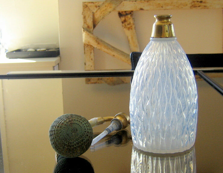 Rene Lalique 1925: "Graines" Atomizer for Unidentified Parfumeur. 4 1/2". RARE.