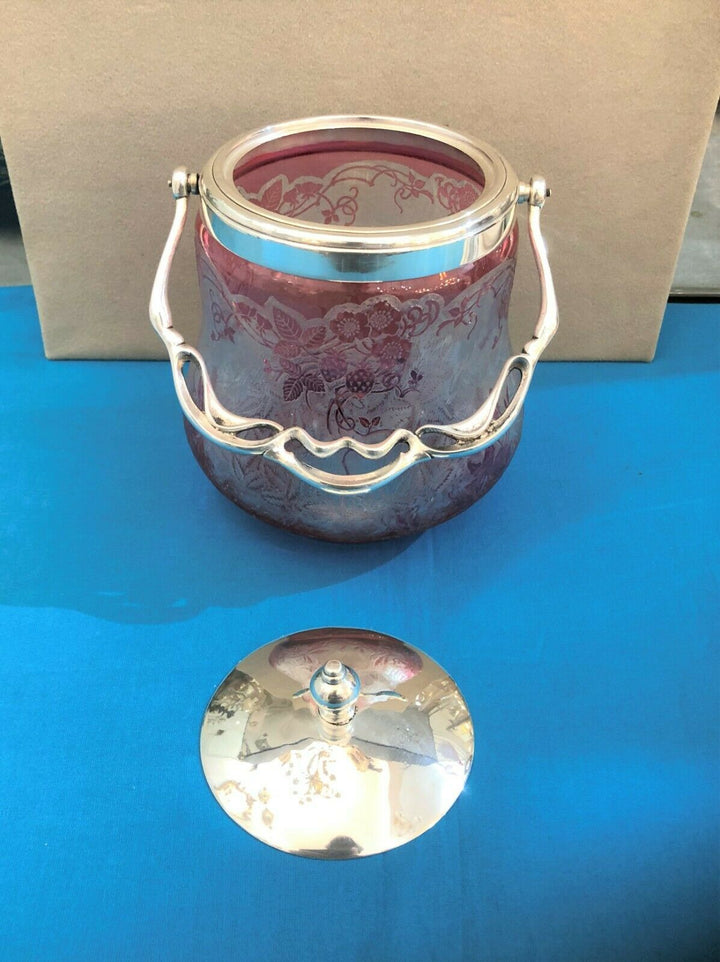 Seau à biscuit Cristal BACCARAT décor de fraises dégagé à l'acide Métal argenté