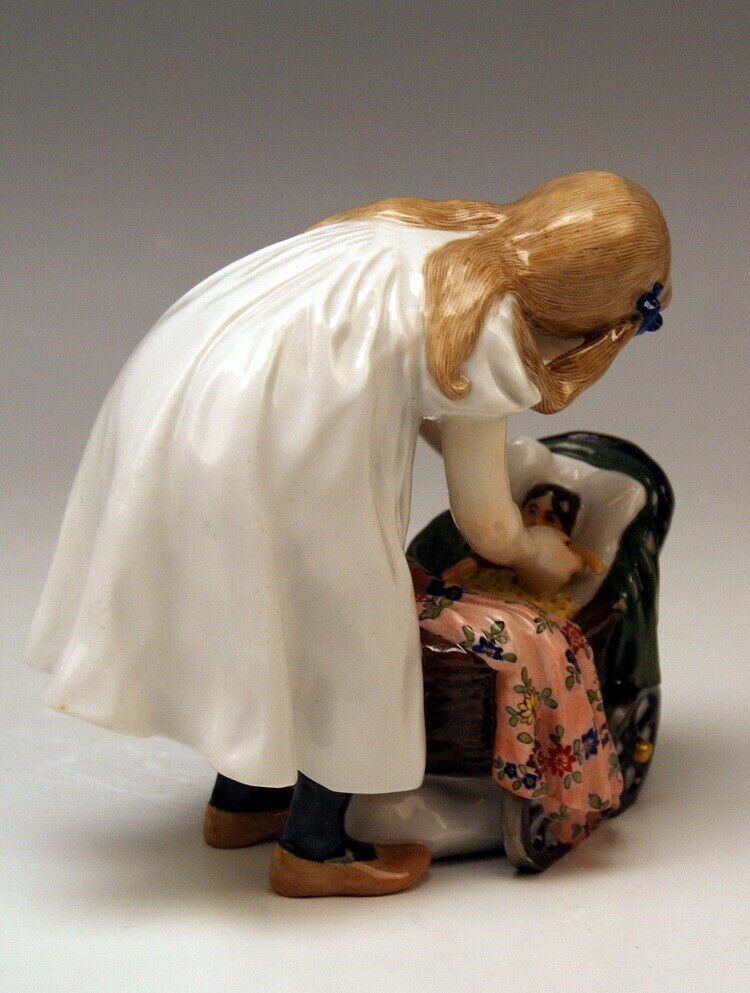 邁森 MEISSEN マイセン FIGUR HENTSCHELKIND MÄDCHEN PUPPENWAGEN GIRL MNR: W124 UM 1905