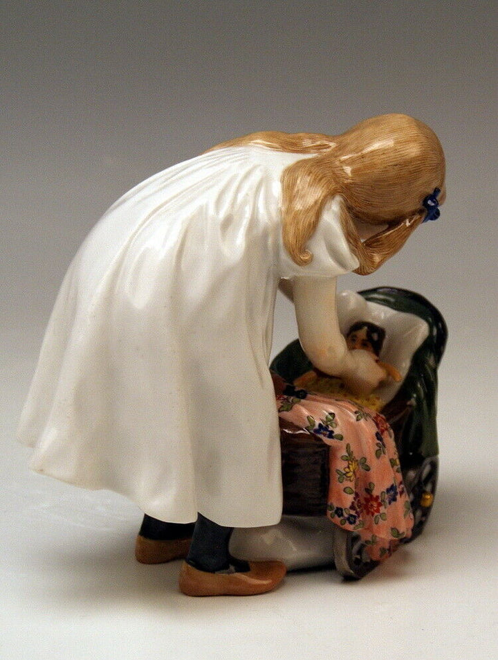 邁森 MEISSEN マイセン FIGUR HENTSCHELKIND MÄDCHEN PUPPENWAGEN GIRL MNR: W124 UM 1905