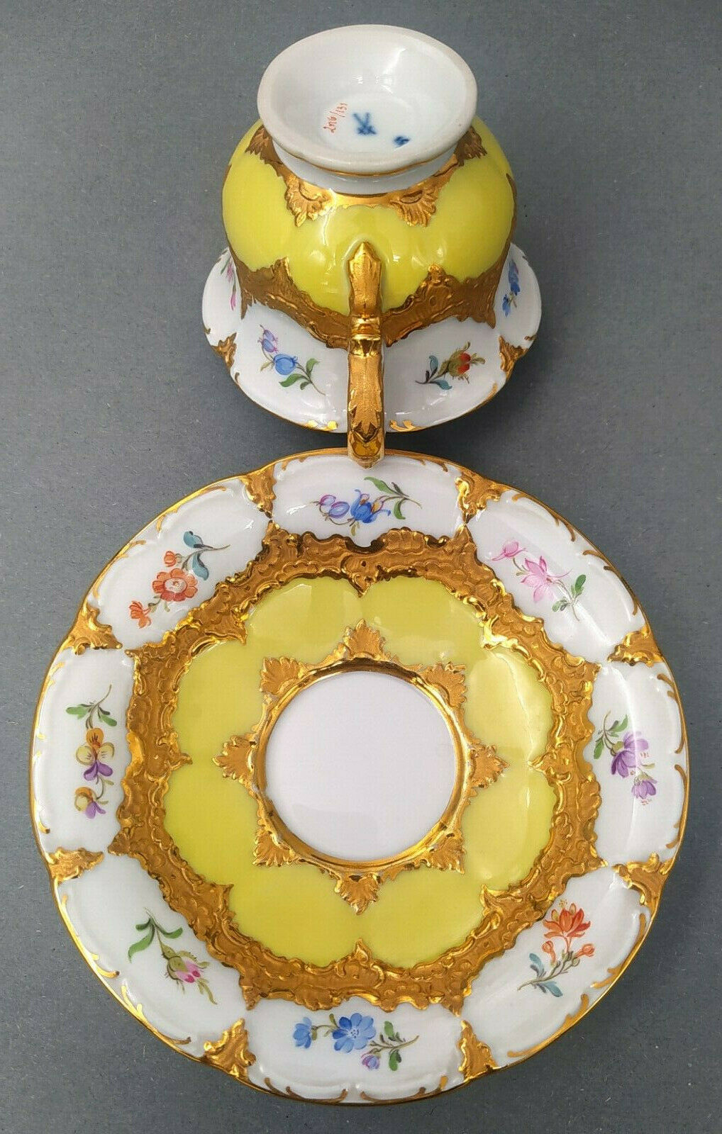 マイセンBフォーム、デミタスカップ&ソーサー、黄色に花々、一級品