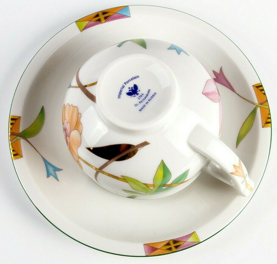 Laurentia Teacup and Saucer by Imperial Porcelain Russian Lomonosov China LFZ
