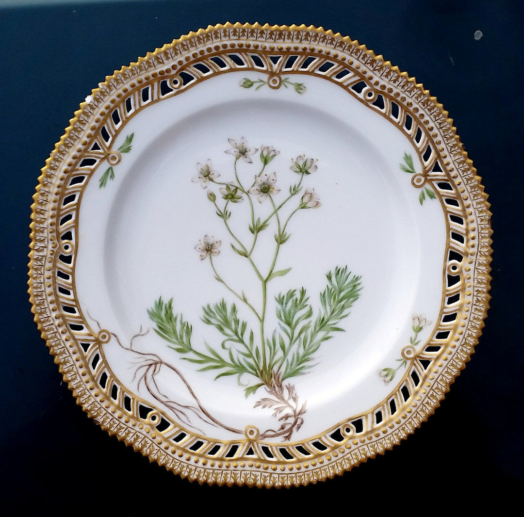 Royal Copenhagen Flora Danica vintage pierced hand-painted desert plate, 20/3554