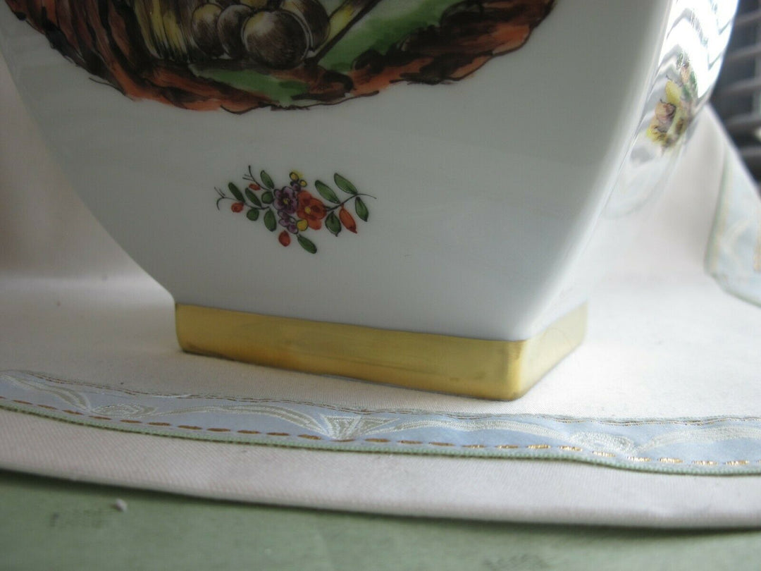 Schöne große Meissen Vase mit Chinoiserie und Gold