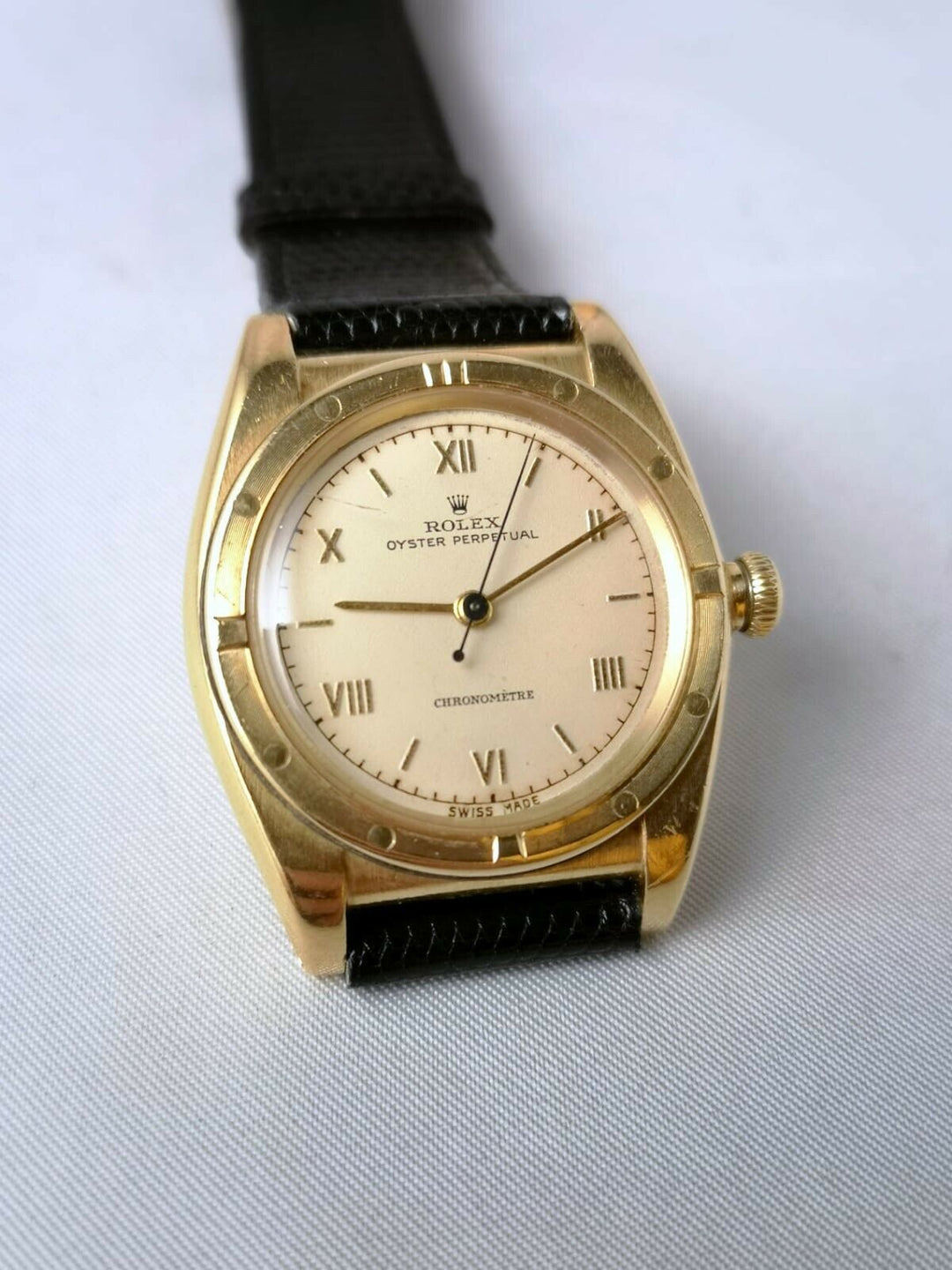 Rolex Bubbleback red.3372 Original Empire Dial Gold 18 KT year 1945 Mint Condit