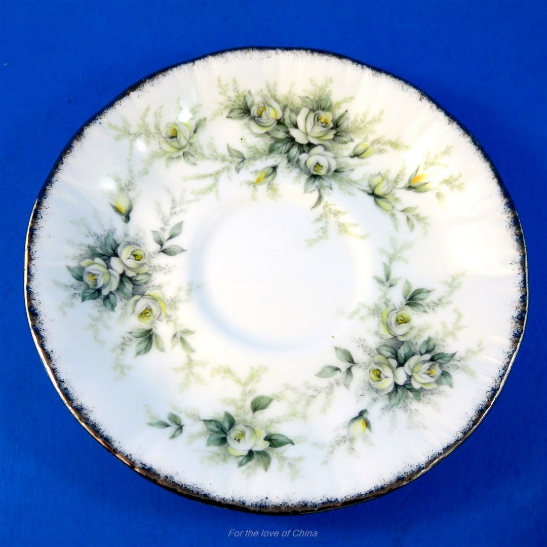 パラゴン　繊細な薔薇のデザイン「初恋」カップ&ソーサー