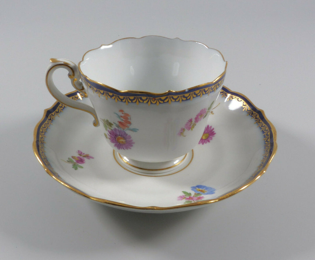 Meissen Kaffeetasse Untertasse A-Kante Blumen Bukett schräg 2. Wahl 111120