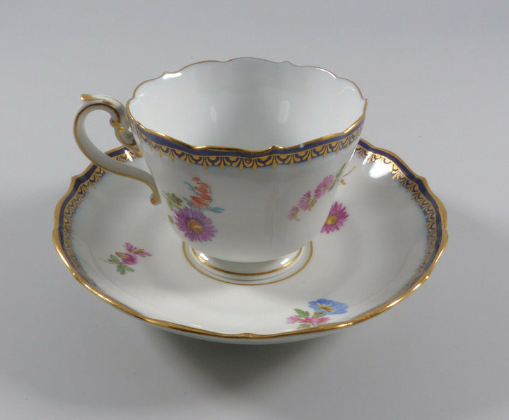 Meissen Kaffeetasse Untertasse A-Kante Blumen Bukett schräg 2. Wahl 111120