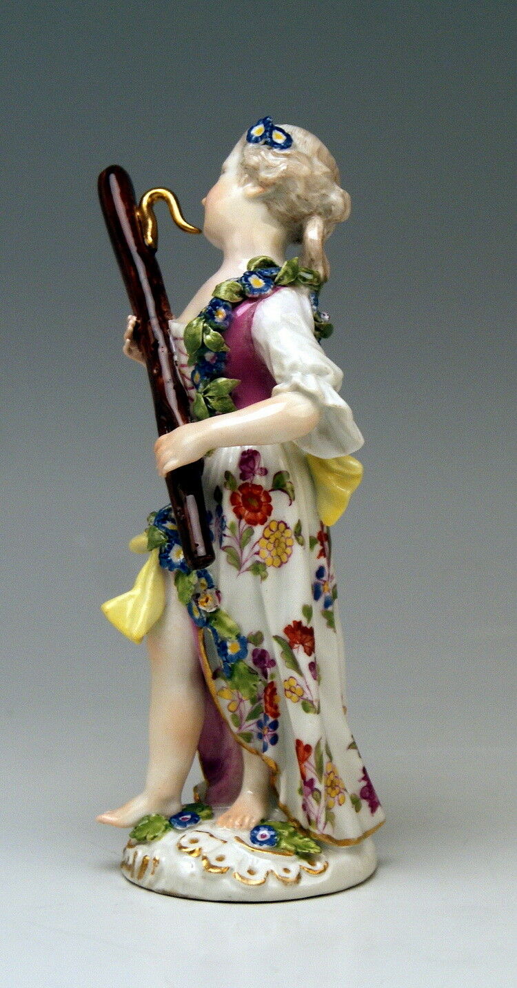 MEISSEN FIGUR マイセン MÄDCHEN MIT FAGOTT GIRL WITH BASSOON KAENDLER - UM 1770