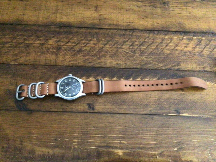 ティモール　WWW“ダーティ・ダース” 腕時計