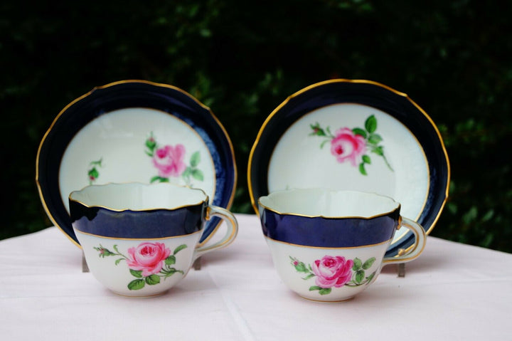 Meissen handpainted blue cobalt 2 tea cups and 2 saucers