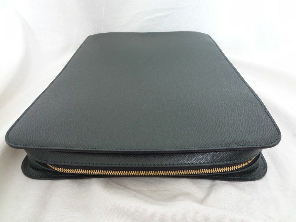 AUTH PRE-OWNED LOUIS VUITTON TAIGA PORTE-DOCUMENT