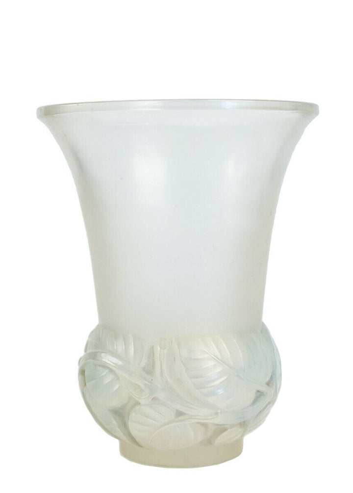 René Lalique (1860-1945) - Opalescent Glass Vase Lilac Model