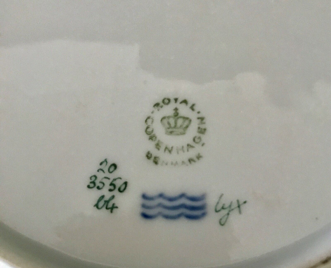 Royal Copenhagen FLORA DANICA Porcelain 8 7/8" Luncheon Plate #3550