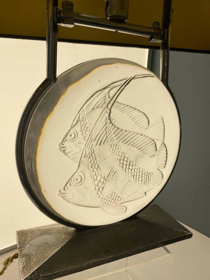 René LALIQUE (1860-1945) : Lampe de cheminée modèle " Poisson "