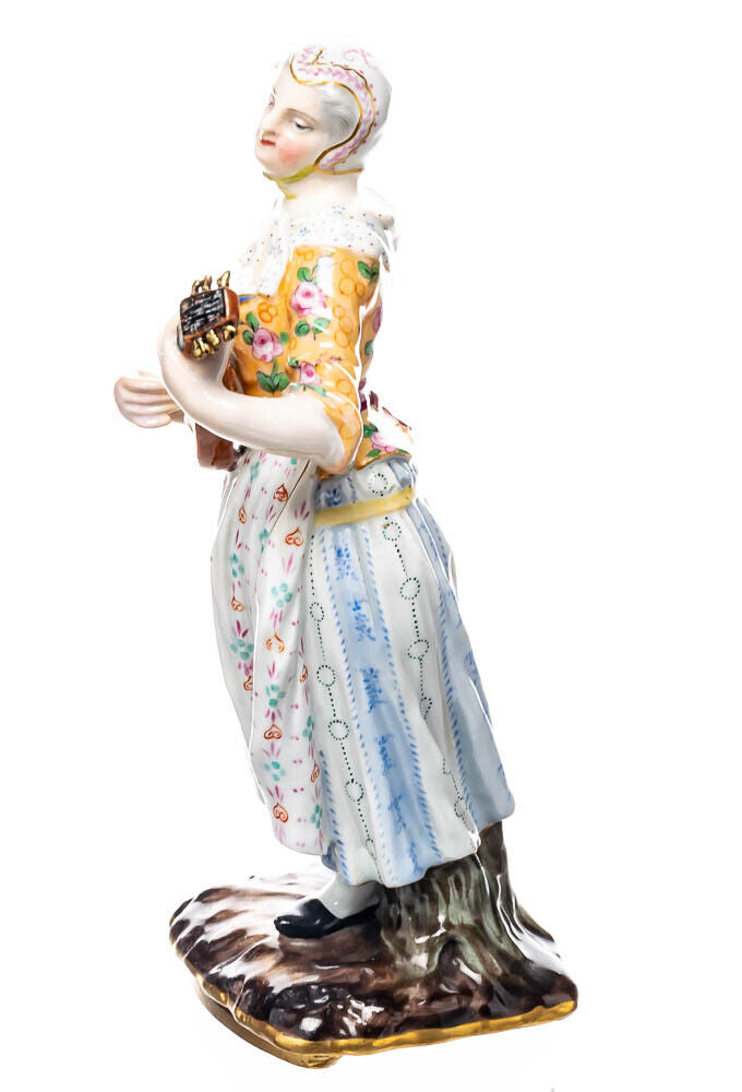 マイセン人形 マンドリンを持つ農婦  J.J. ケンドラー 1級品  モデル1248 1850-1924