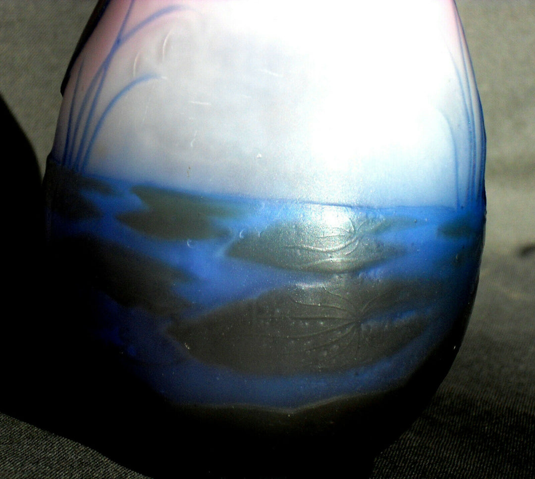 Joli vase Galle aux nenuphars, belles couleurs, parfait , era Daum 1900