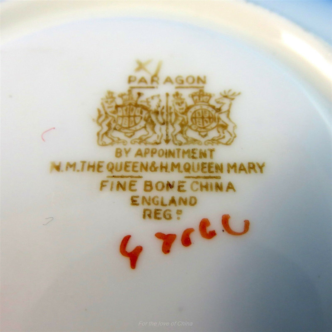 パラゴン　ライトグリーン＆華やかローズブーケのカップ&ソーサー