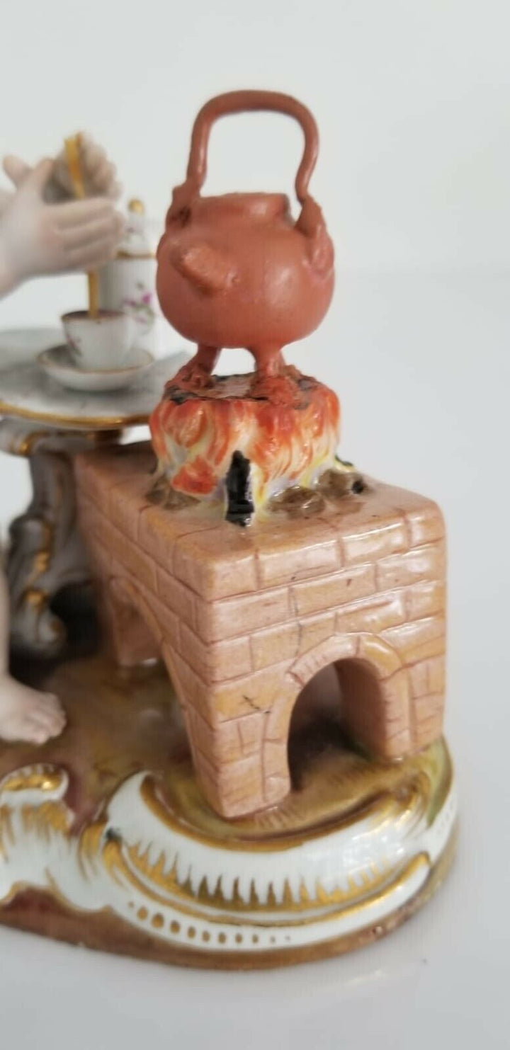 マイセン人形/フィギュリン　チョコレート職人の天使 四大元素シリーズ『火の寓意』ヨハン・ヨアヒム・ケンドラー原型作（1860年ころ）