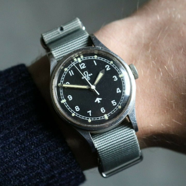 ヴィンテージ　オメガ　ミリタリーパイロットウォッチ　イギリス空軍RAF 6B/542フォットアロー　1953年製
