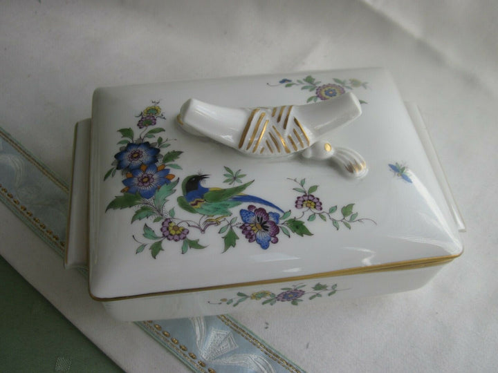 Schöne Meissen Tabak-Dose mit Vogel- un Felsmalerei