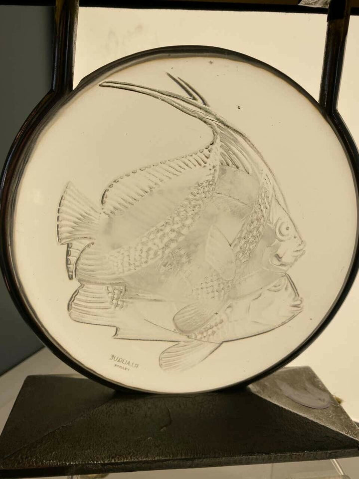 René LALIQUE (1860-1945) : Lampe de cheminée modèle " Poisson "