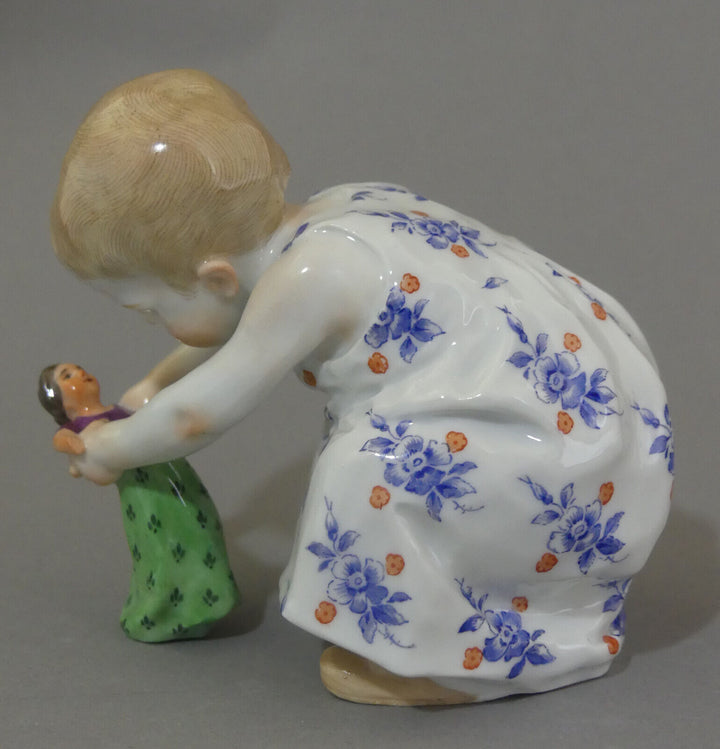 ⚔ Meissen Figur W 117 Hentschelkind Mädchen mit Puppe TOP v.1924 1.Wahl H.11cm