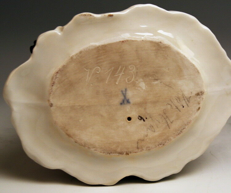 マイセン人形（フィギュリン）リュートを弾く女 – アンティーク