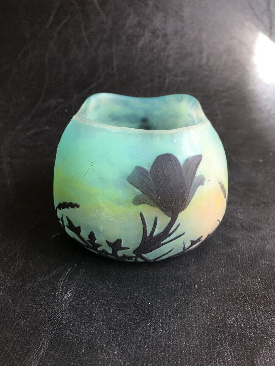 ドーム兄弟（ドームナンシー）リンドウの花の器型花瓶