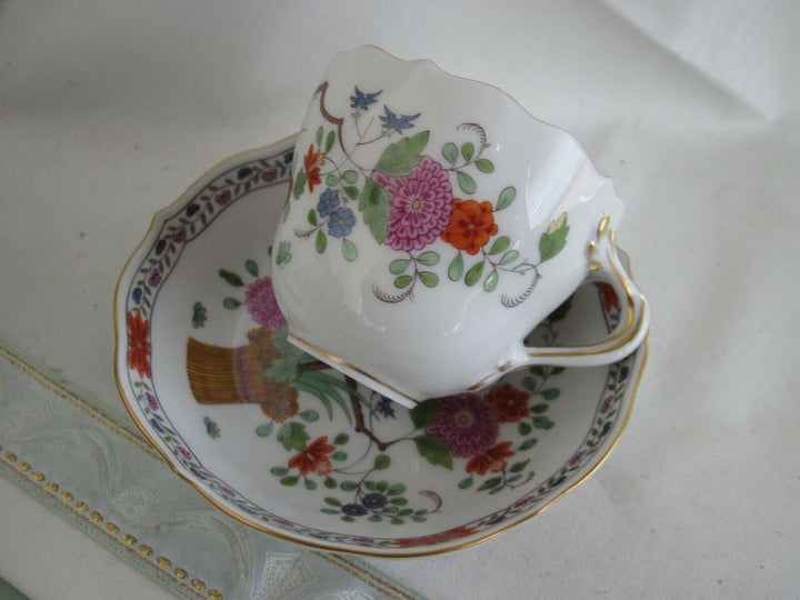 Schöne Meissen Moccatasse mit Indischen Blumen, Garbenmuster