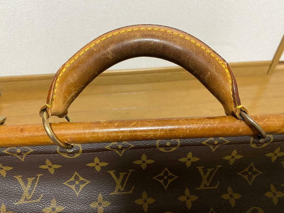 AUTH LOUIS VUITTON MONOGRAM SAC CHASSE HUNTING SHOULDER BAG LV29