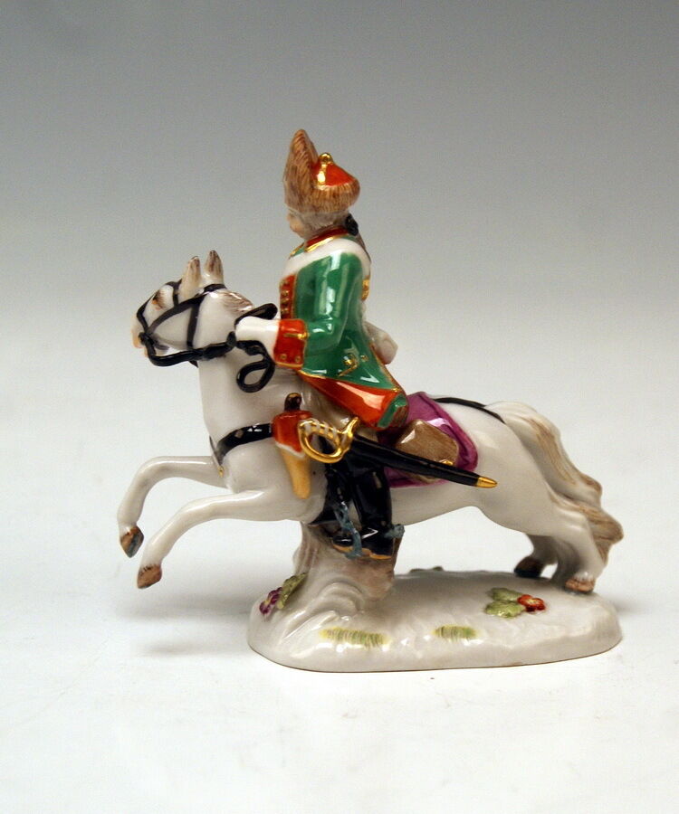 MEISSEN FIGUR SERIE REITER JÄGER SOLDATEN HUSAR ZU PFERDE KAENDLER MNR: 69540