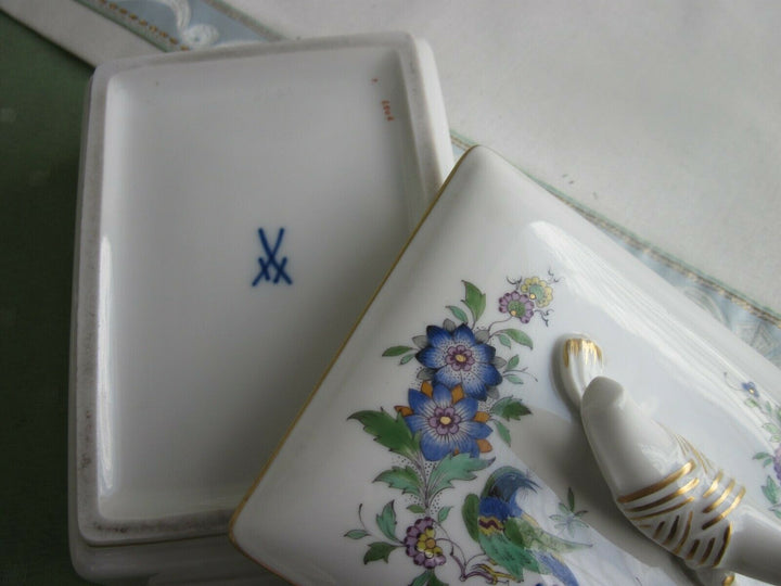 Schöne Meissen Tabak-Dose mit Vogel- un Felsmalerei