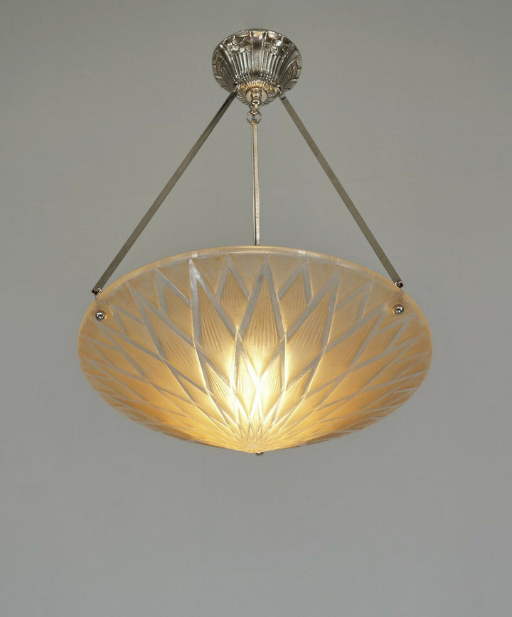 Pierre d'Avesn LORRAIN DAUM : A FRENCH 1930 ART DECO PENDANT . CHANDELIER