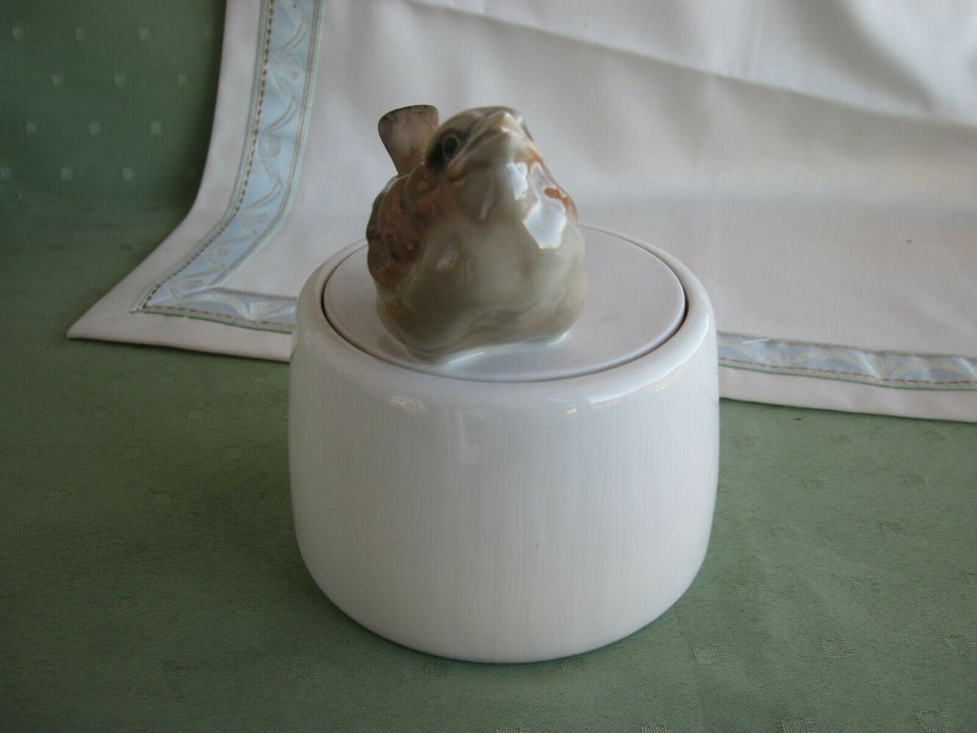 Schöne Meissen Dose mit Spatz, Ivar Tillberg 1914