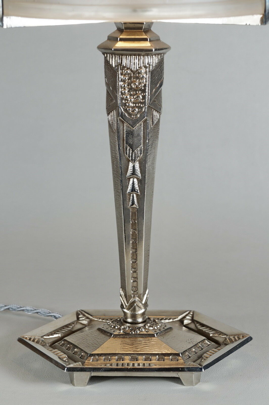 メネディー&ミューラー兄弟：フランス　1930年代アールデコ調テーブルランプ