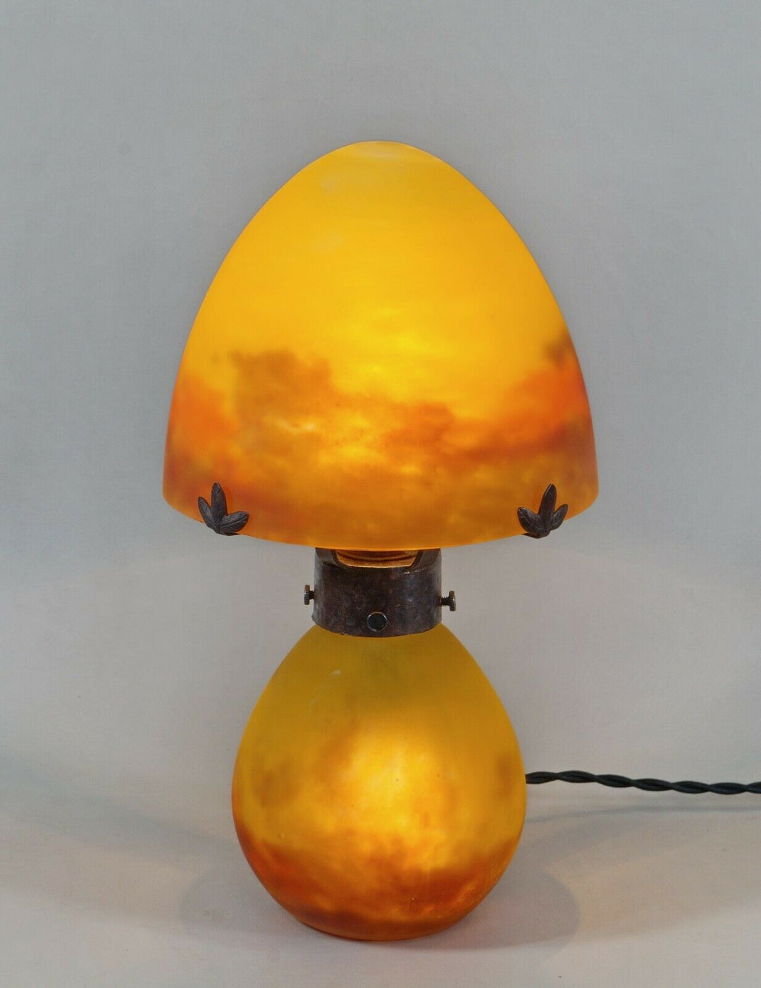 ミューラー兄弟　フランス製アールデコランプ　マッシュルーム型　錬鉄製　1925年　1930年