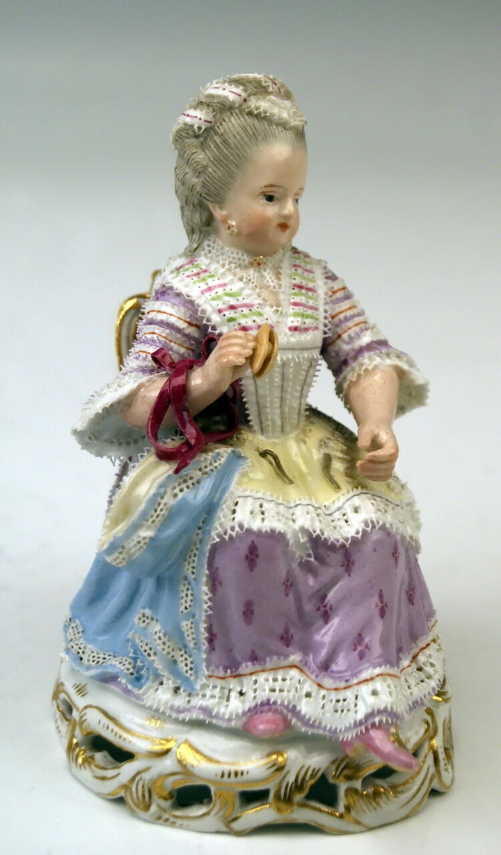 MEISSEN FIGUR MÄDCHEN AM SESSEL ZWIRNWINDE M.V.ACIER MNR: C28 UM 1860