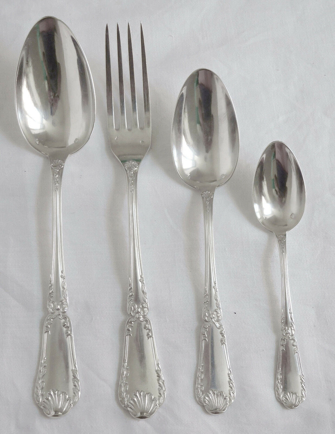 PUIFORCAT : ménagère en ARGENT MASSIF modèle Pompadour, POINCON MINERVE - 80pcs