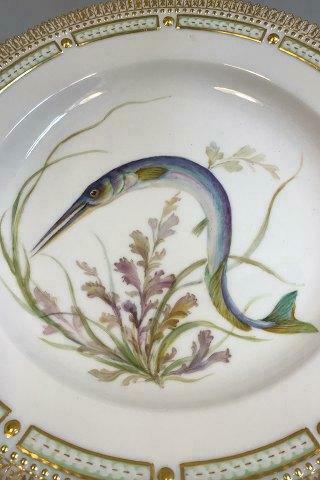 Royal Copenhagen Flora Danica Fish Plate No 19/3549