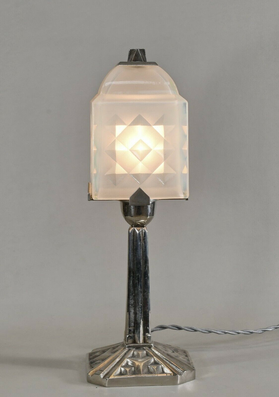 シモネ兄弟　乳白色のアールデコランプ　フランス製　1925年　1930年