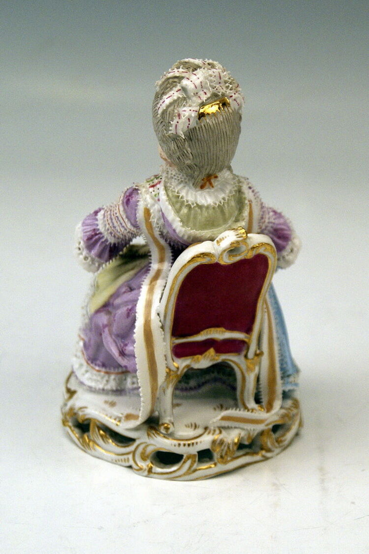 MEISSEN FIGUR MÄDCHEN AM SESSEL ZWIRNWINDE M.V.ACIER MNR: C28 UM 1860