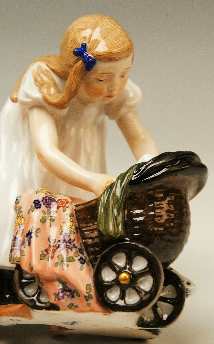 邁森 MEISSEN マイセン FIGUR HENTSCHELKIND MÄDCHEN PUPPENWAGEN GIRL MNR: W124 UM 1905