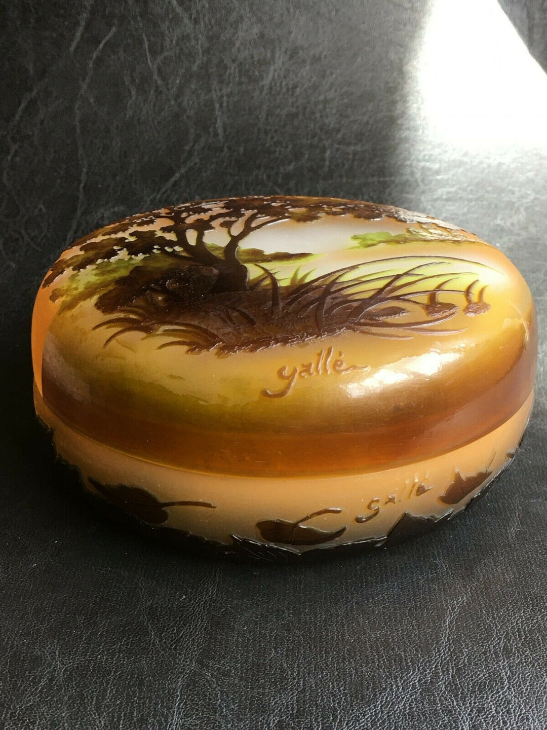 エミールガレ 湖水風景が描かれた小物入れ（ボンボニエール