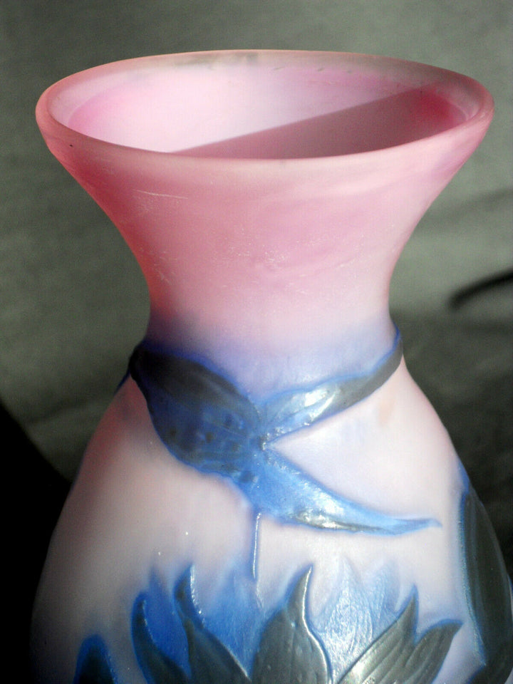 Joli vase Galle aux nenuphars, belles couleurs, parfait , era Daum 1900